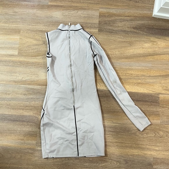 Sexy One Sleeved Body-con Stitch Dress - Picture 8 of 9